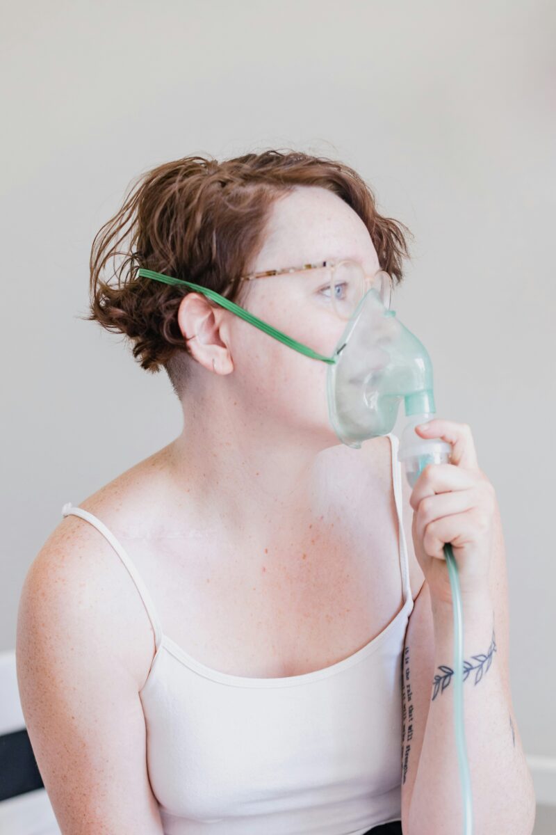 Primary Care Chronic Obstructive Pulmonary Disease (COPD): Diagnosis and Management 8 Patient using oxygen mask for COPD breathing support